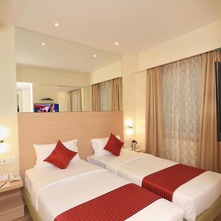 Hotel La Sara Regent Bangalore Exterior foto